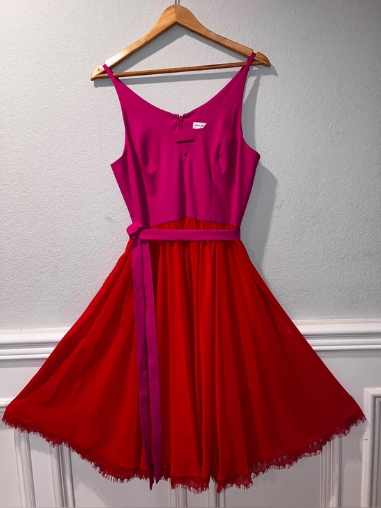Dress the Population Dresses & Skirts - NWT Dress the Population V-neck Pink Red Color Blocked Cocktail Dress Small